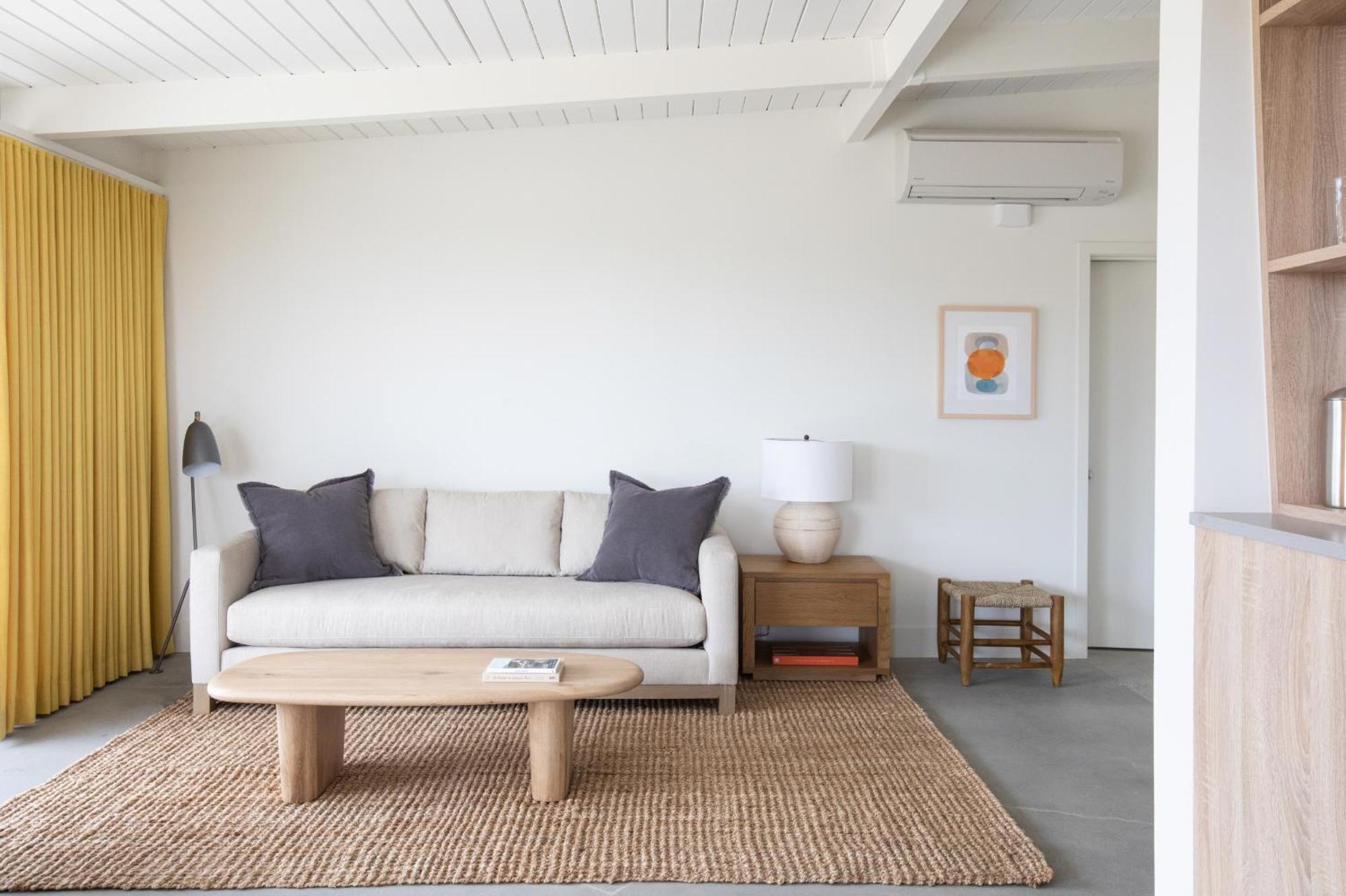 The Bungalows By Homestead Modern Joshua Tree Room photo